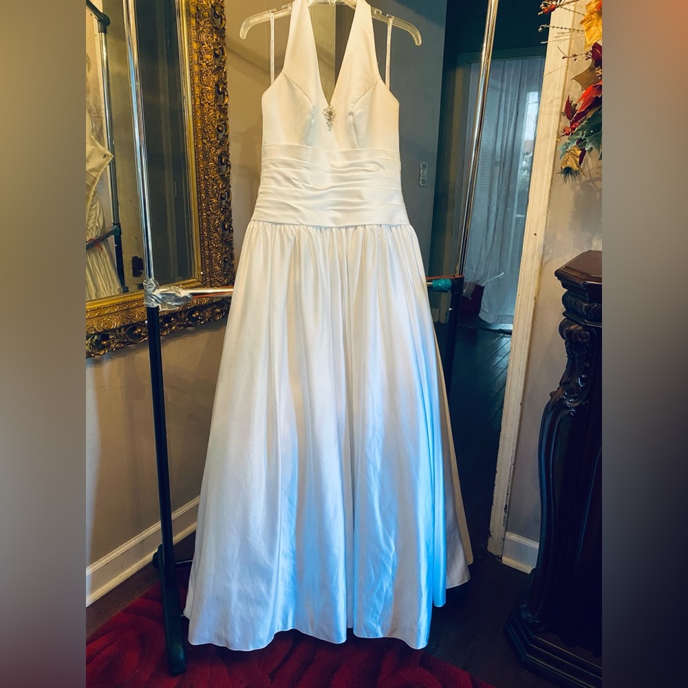 Wedding Dress brand: MoonLight size 14
